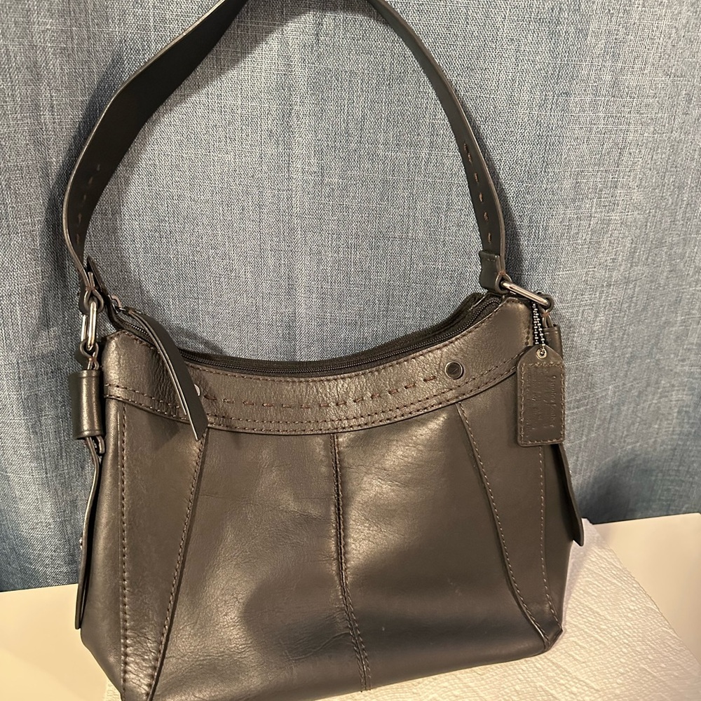 St John's Bay Women's Genuine Leather‎ Black Purse